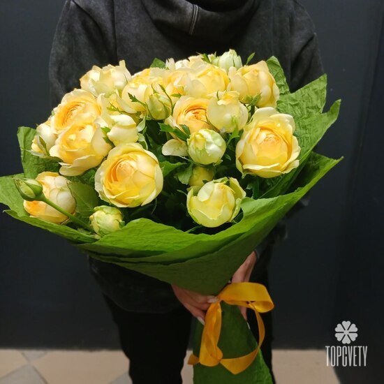 Букет из 15 кустовых пионовидных роз 50см