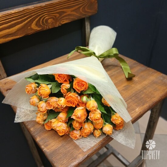 Букет из 9 кустовых пионовидных роз 50см