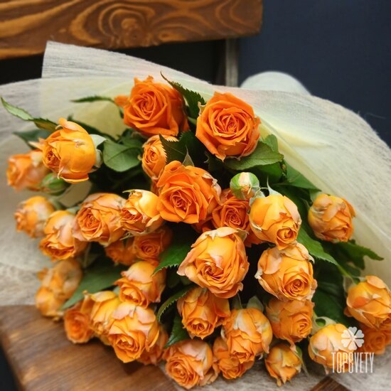 Букет из 9 кустовых пионовидных роз 50см