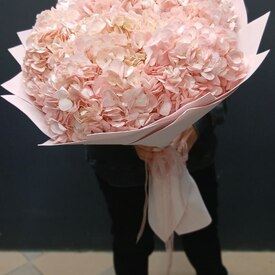 букет из 9 розовых гортензий 