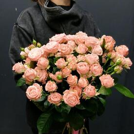 Букет из 15 кустовых пионовидных роз 50см