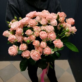 Букет из 15 кустовых пионовидных роз 50см