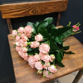 Букет из 15 кустовых пионовидных роз 50см