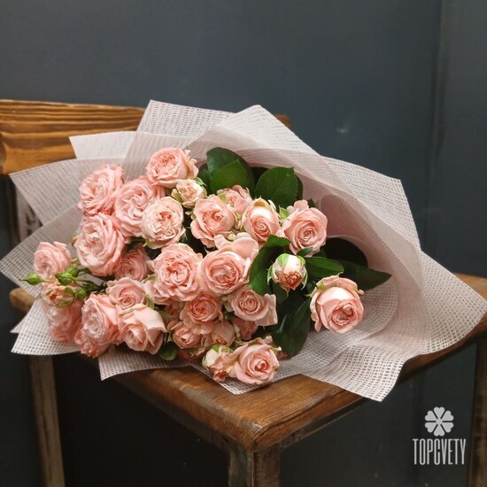 Букет из 15 кустовых пионовидных роз 50см