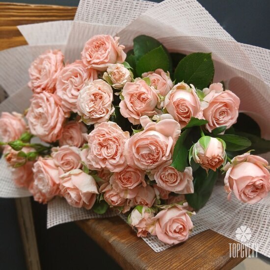 Букет из 15 кустовых пионовидных роз 50см