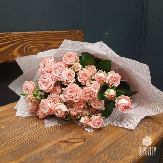 Букет из 15 кустовых пионовидных роз 50см