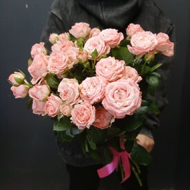 Букет из 9 кустовых пионовидных роз 50см