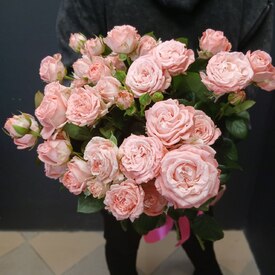 Букет из 9 кустовых пионовидных роз 50см