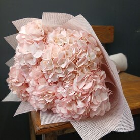 Букет из 5 розовых гортензий