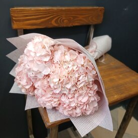 Букет из 5 розовых гортензий