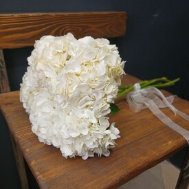 Букет из 5 белых гортензий 