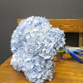 Букет из 5 голубых гортензий