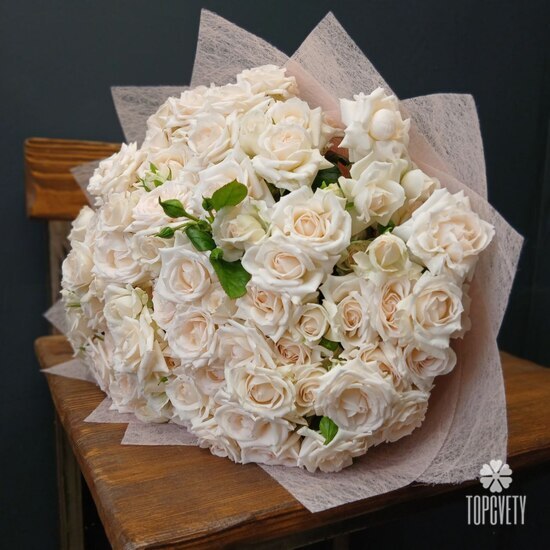 Букет из 25 кустовых пионовидных роз 50см