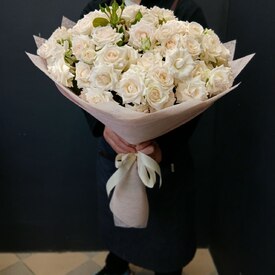 Букет из 25 кустовых пионовидных роз 50см