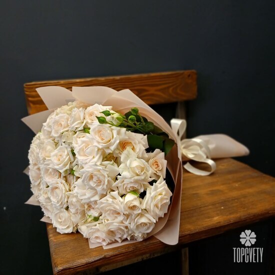 Букет из 15 кустовых пионовидных роз 50см