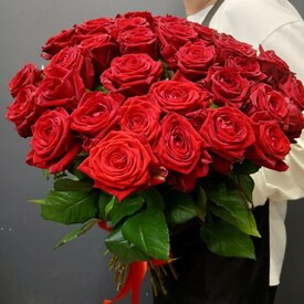 Букет из 35 роз Ред Наоми 50см