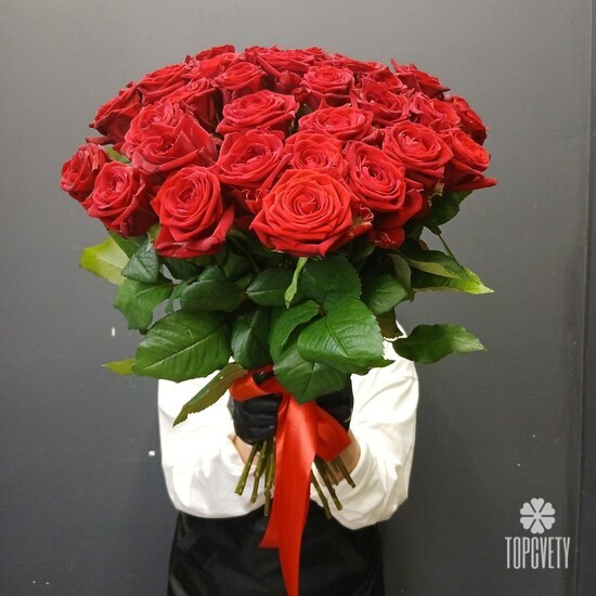Букет из 35 роз Ред Наоми 50см