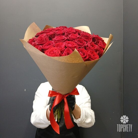 Букет из 35 роз Ред Наоми 50см