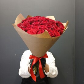 Букет из 35 роз Ред Наоми 50см