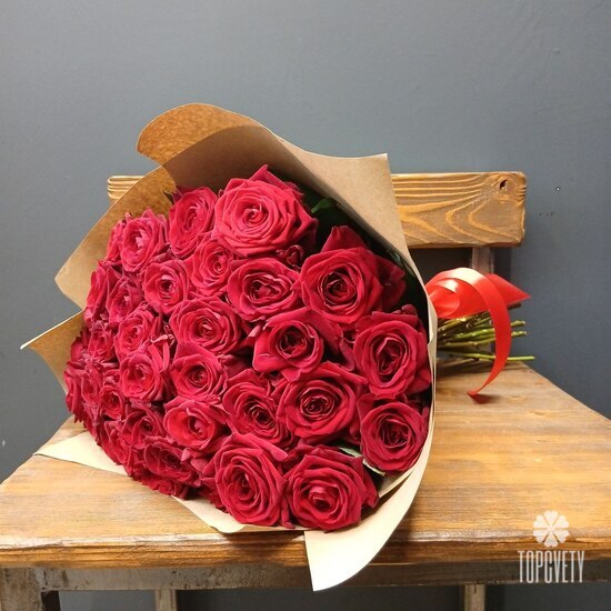 Букет из 35 роз Ред Наоми 50см