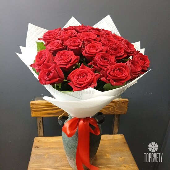 Букет из 25 роз Ред Наоми 50см
