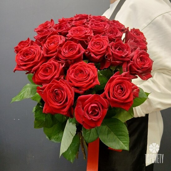 Букет из 25 роз Ред Наоми 50см