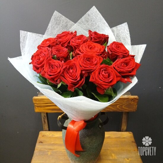 Букет из 15 роз Ред Наоми 50см
