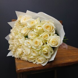 Букет из 35 роз Аваланж 50см