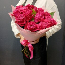Букет из 15 роз Лола 50см 