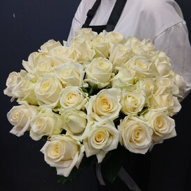 Букет из 35 роз Аваланж 50см