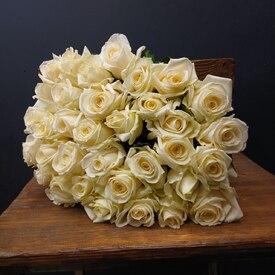 Букет из 35 роз Аваланж 50см