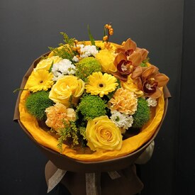 Букет из роз, гербер и орхидей Феона