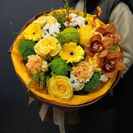 Букет из роз, гербер и орхидей Феона