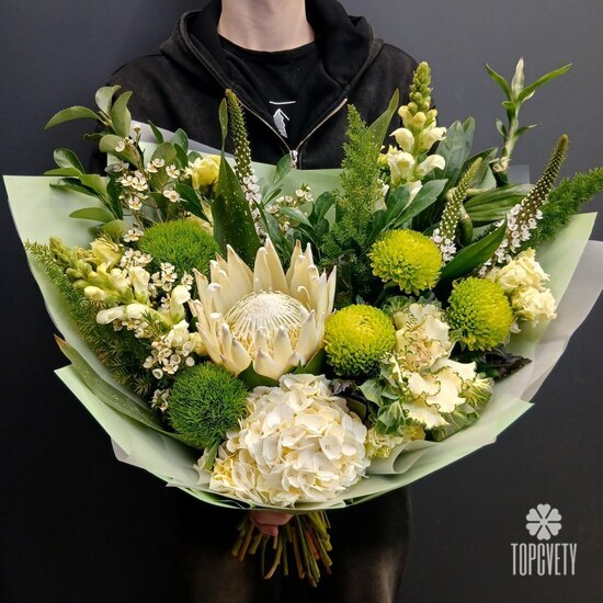 Букет из гортензии, протеи и хризантем Лес