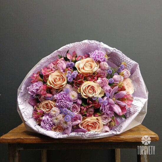 Букет из роз и альстромерии Фьюжн