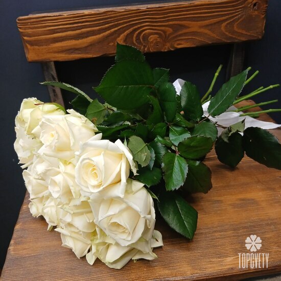 Букет из 15 роз Аваланж 50см