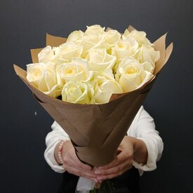 букет из 15 роз Аваланж 50см