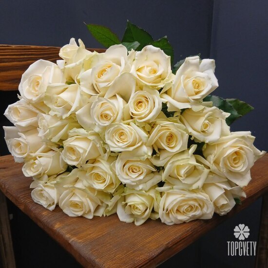 Букет из 25 роз Аваланж 50см