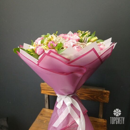 Букет  из розы кустовой и альстромерии Цири