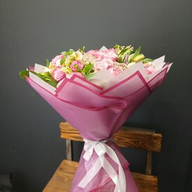 Букет  из розы кустовой и альстромерии Цири