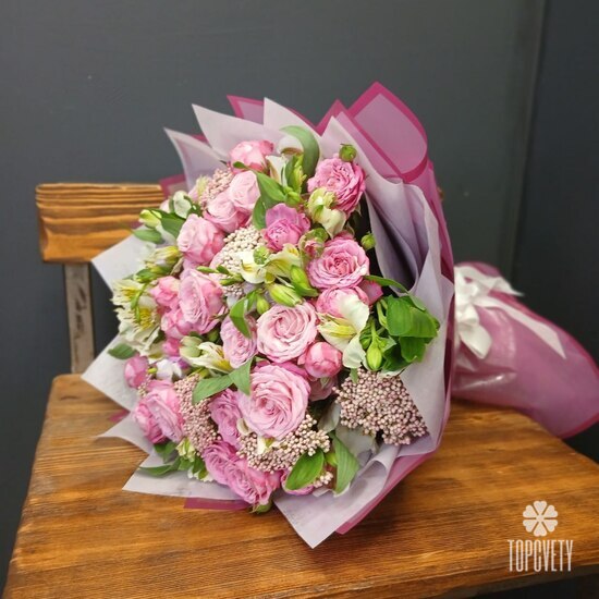 Букет  из розы кустовой и альстромерии Цири