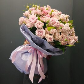 Букет из 25 кустовых пионовидных роз 50см