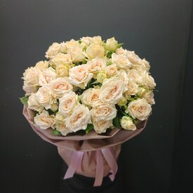 Букет из 15 кустовых пионовидных роз 50см