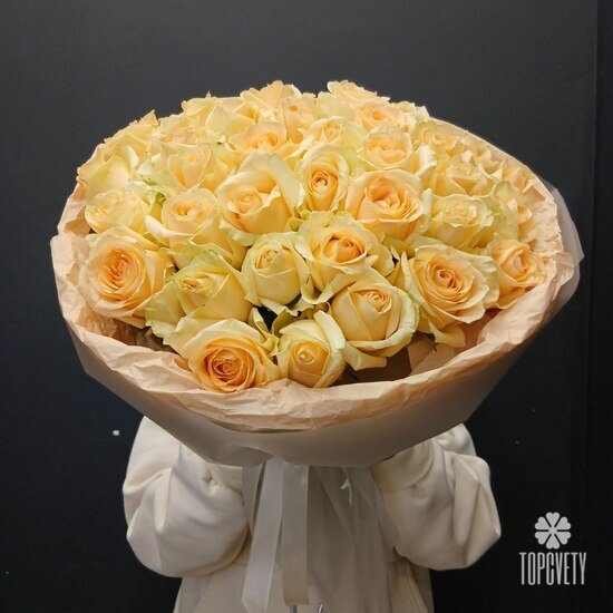 Букет из 35 кремовых роз 50см