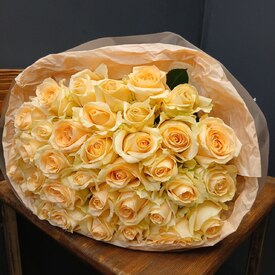 Букет из 35 кремовых роз 50см