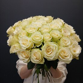 букет из 35 белых роз 50см