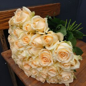 Букет из 35 кремовых роз 50см