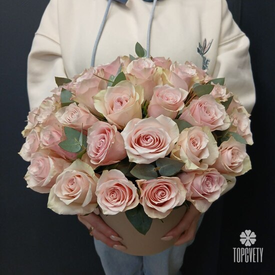 Композиция из 35 роз кения в коробке 