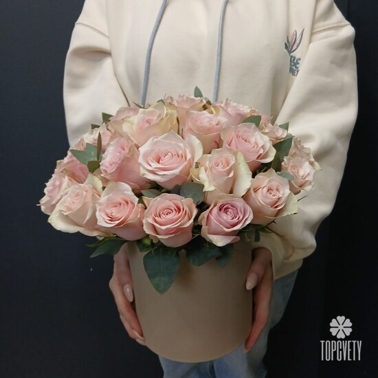 Композиция из 35 роз кения в коробке 