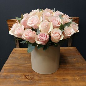 Композиция из 35 роз кения в коробке 